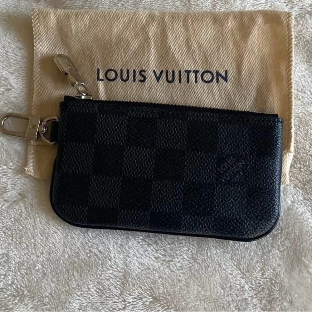 Louis Vuitton Trio messenger key pouch large black